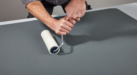 Schreibtisch mit Linoleumbelag selber bauen