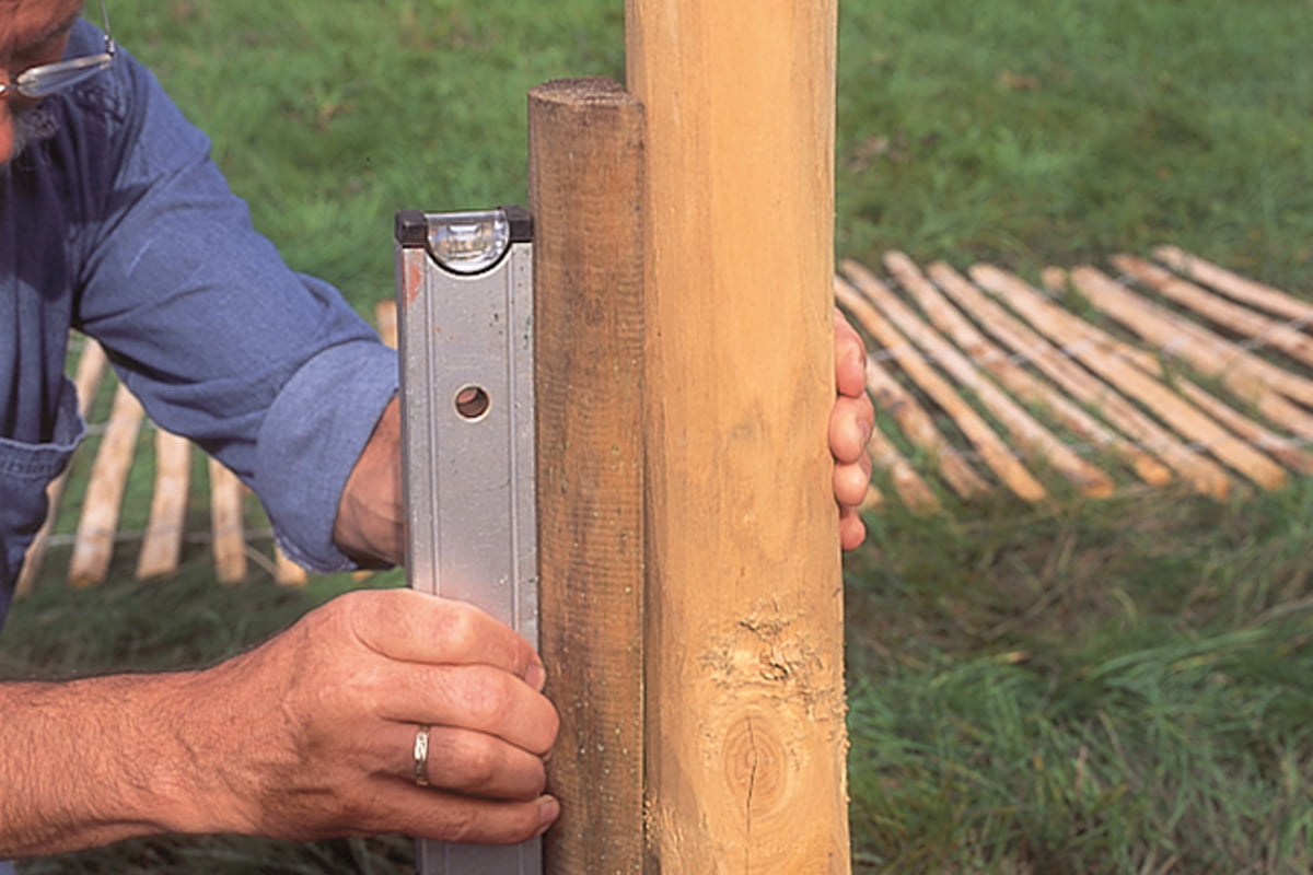 Staketenzaun selber bauen
